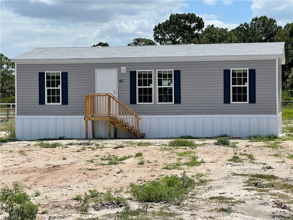 425 S Hacienda ST CLEWISTON, FL 33440