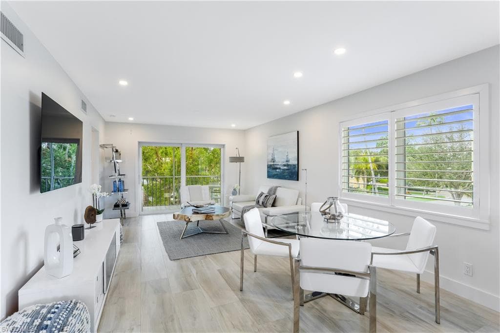 333 4th AVE S 306 NAPLES, FL 34102