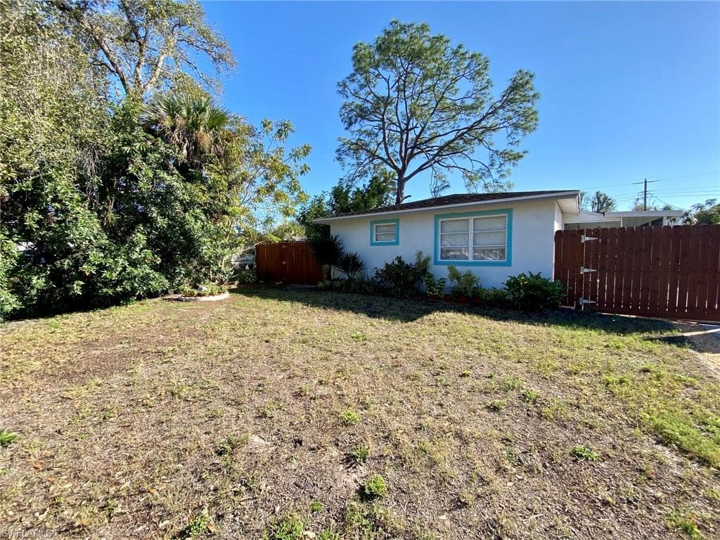 3600 Poinsettia AVE NAPLES, FL 34104