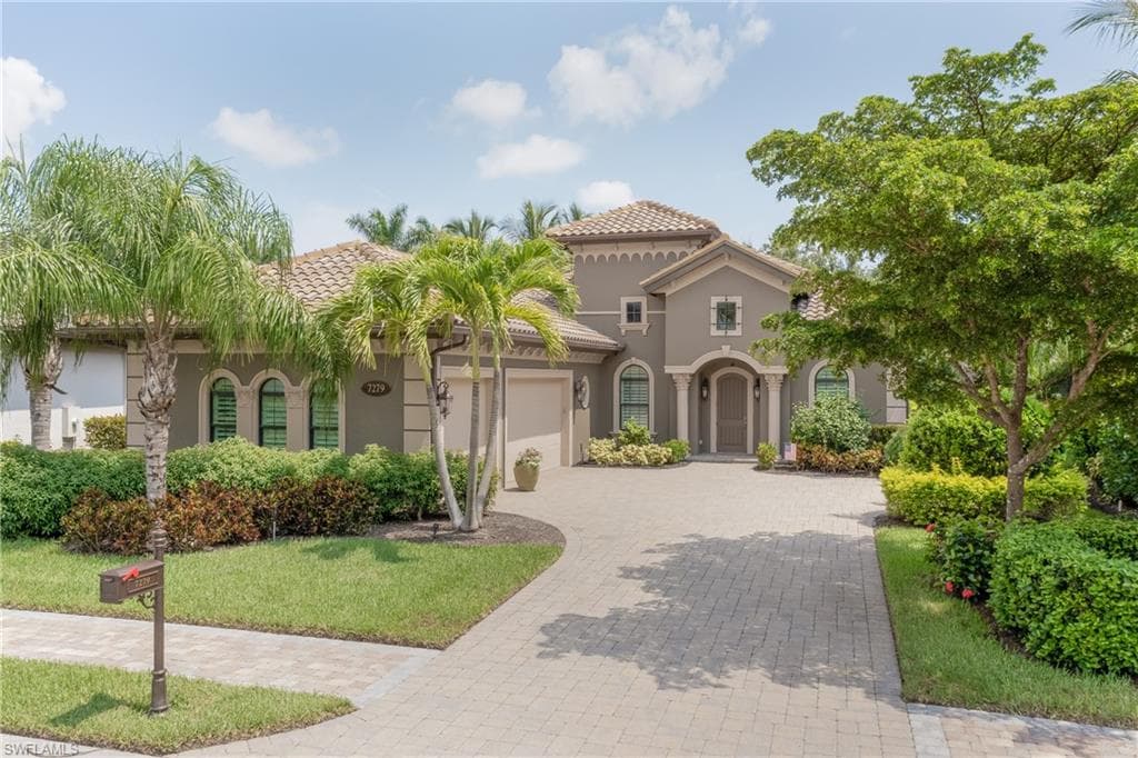 7279 Lantana CIR NAPLES, FL 34119