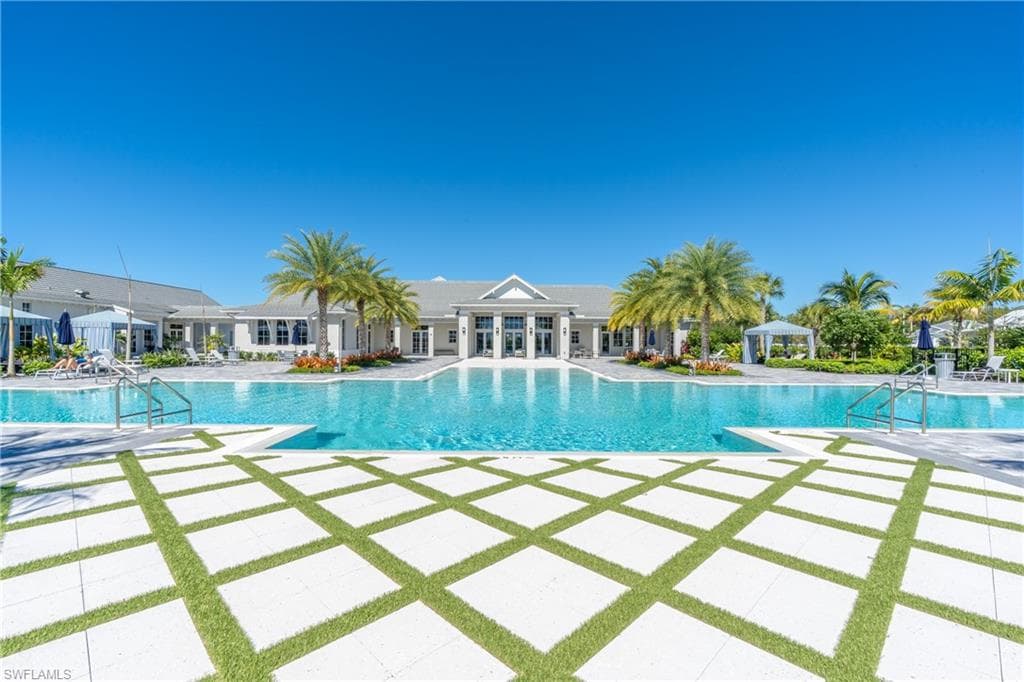 8886 Saint Lucia DR 101 NAPLES, FL 34114