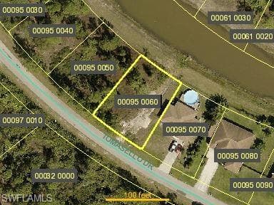 647 Tomasello AVE LEHIGH ACRES, FL 33974