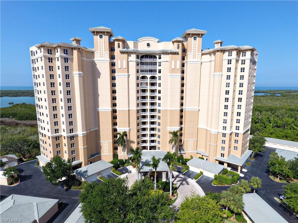 1001 Arbor Lake DR 906 NAPLES, FL 34110