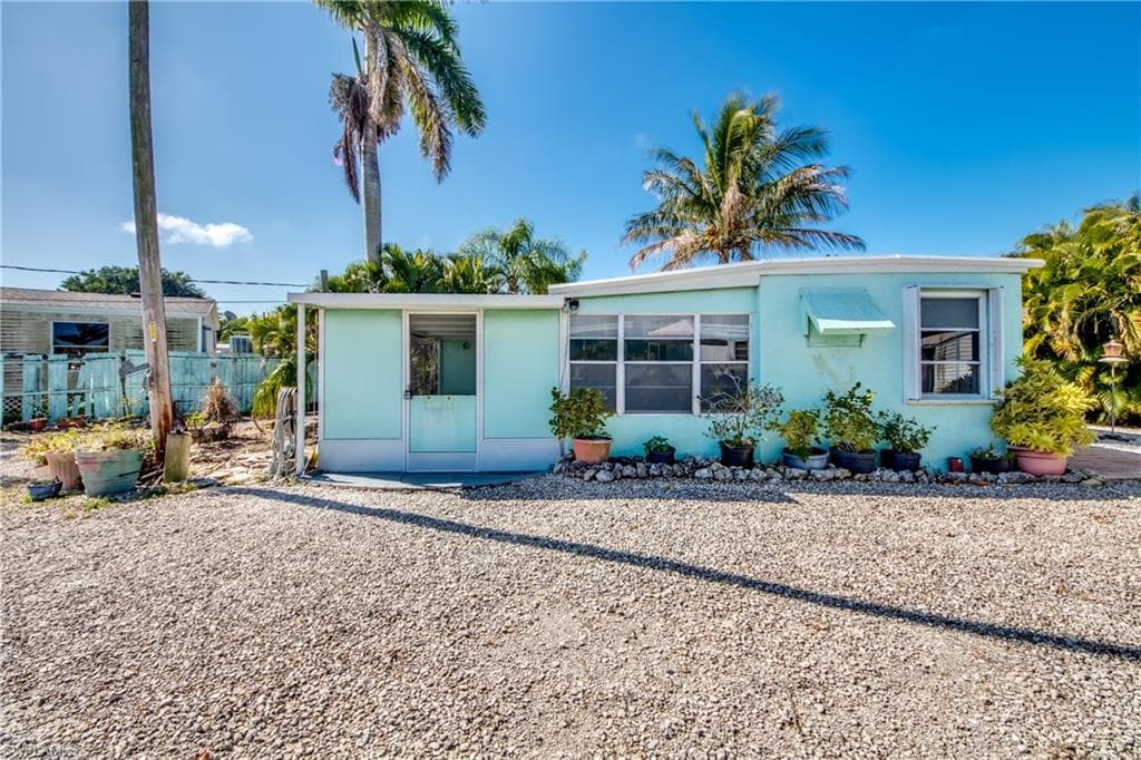 11521 Stringfellow RD BOKEELIA, FL 33922