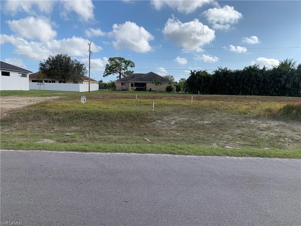 408 NW 4th ST CAPE CORAL, FL 33993