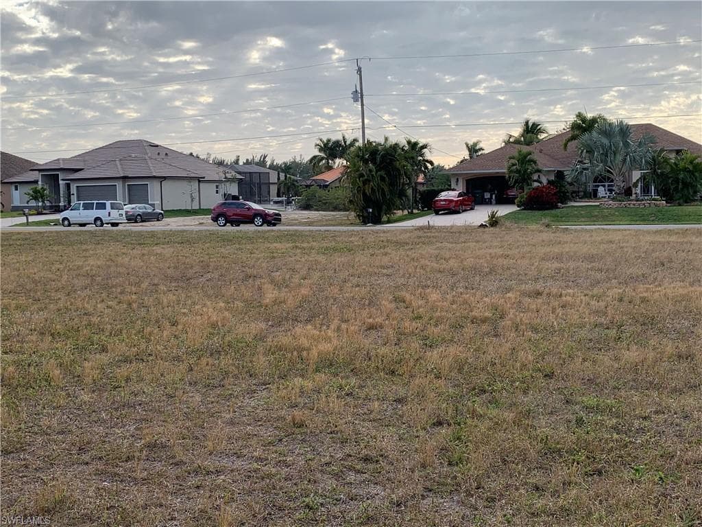 127 SW 35th PL CAPE CORAL, FL 33991