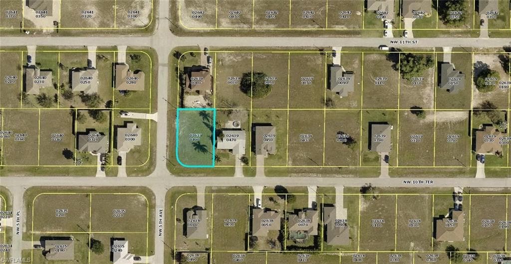 427 NW 10th TER CAPE CORAL, FL 33993