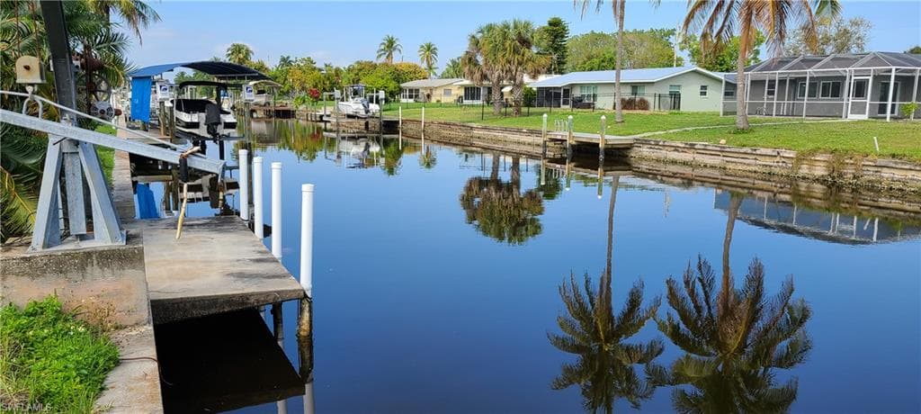 5275 Tiffany CT CAPE CORAL, FL 33904