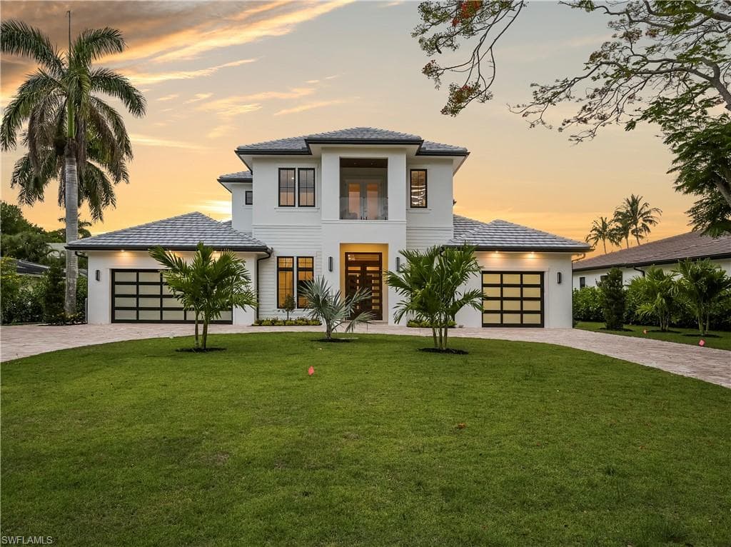 2115 Crayton RD NAPLES, FL 34102