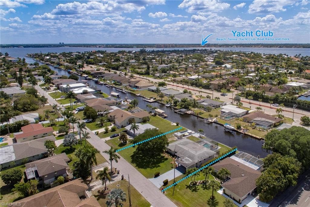 808 Miramar CT CAPE CORAL, FL 33904