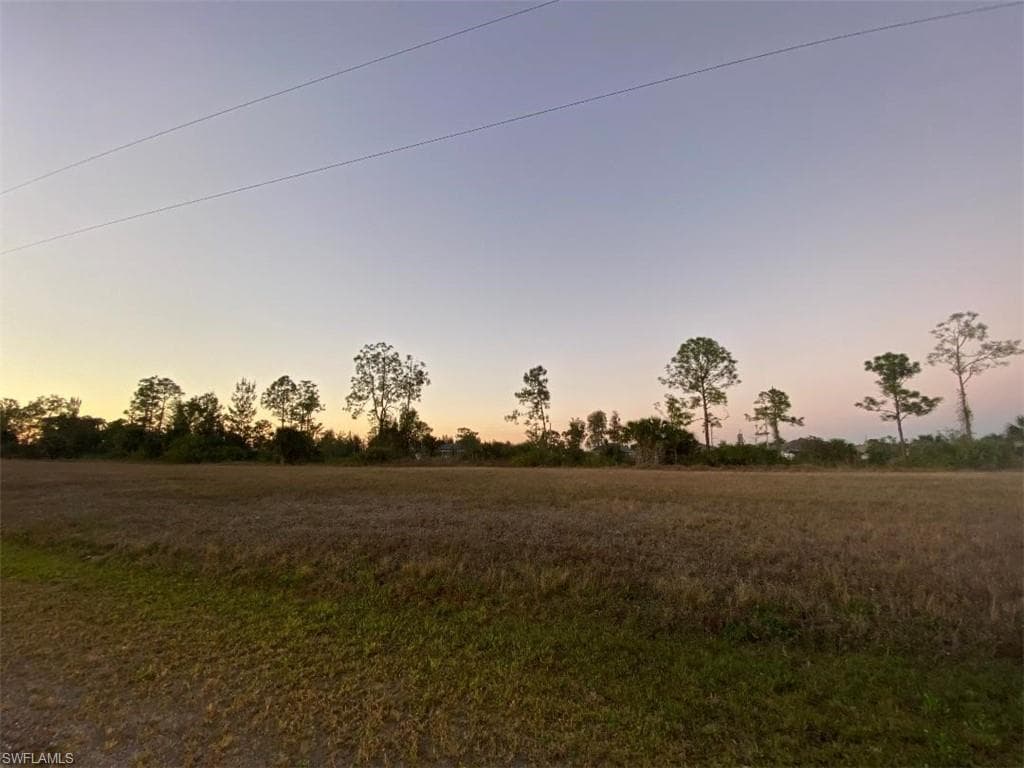 2201 NE 33rd TER CAPE CORAL, FL 33909