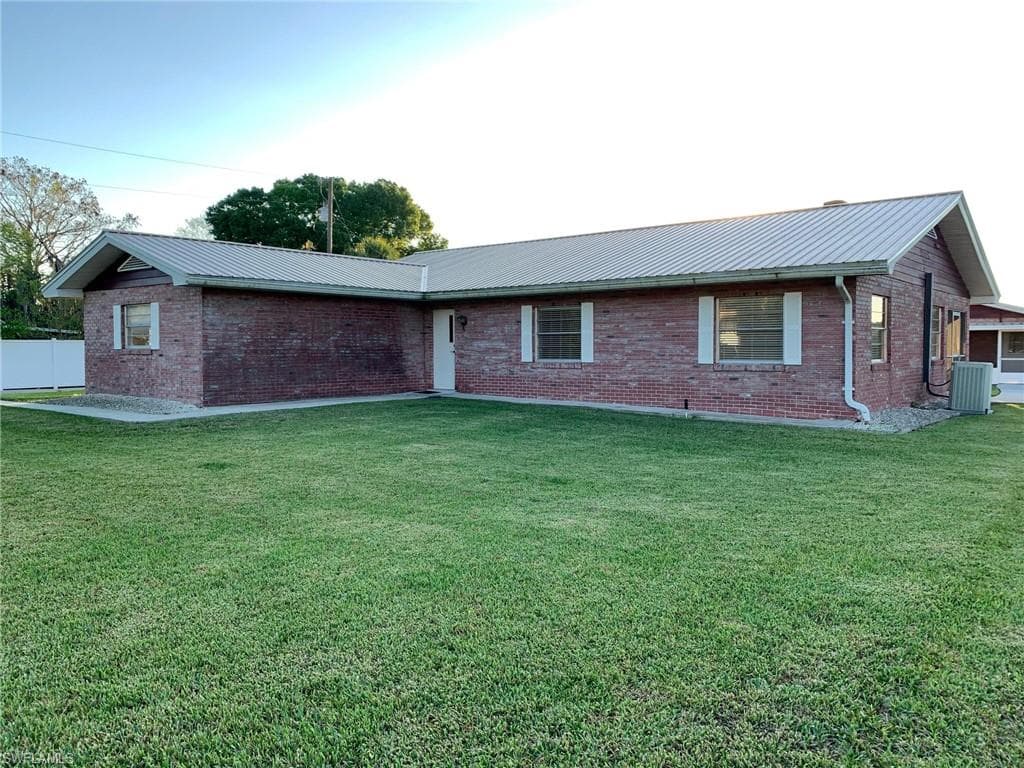 2576 County Road 721 LOOP MOORE HAVEN, FL 33471