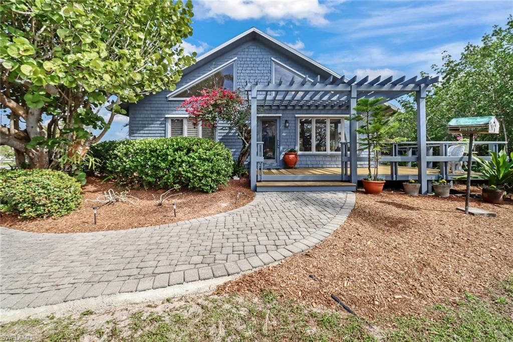 7671 Pineland RD BOKEELIA, FL 33922
