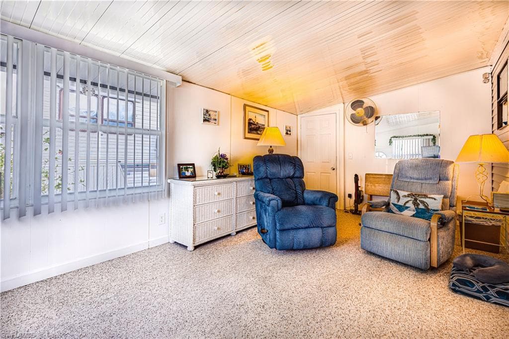37 Bass LN 37 NAPLES, FL 34114