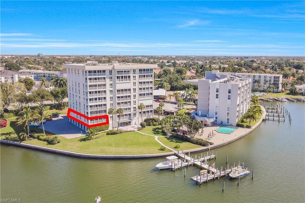 250 Park Shore DR 103 NAPLES, FL 34103
