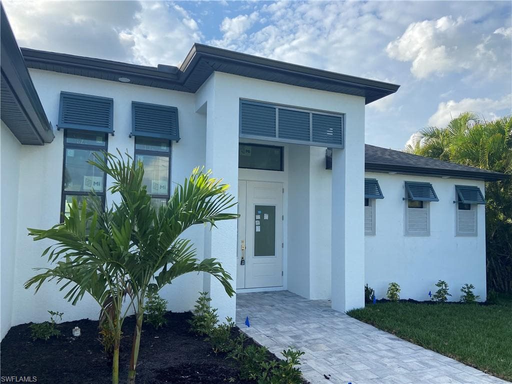 2504 SW 24th AVE CAPE CORAL, FL 33914