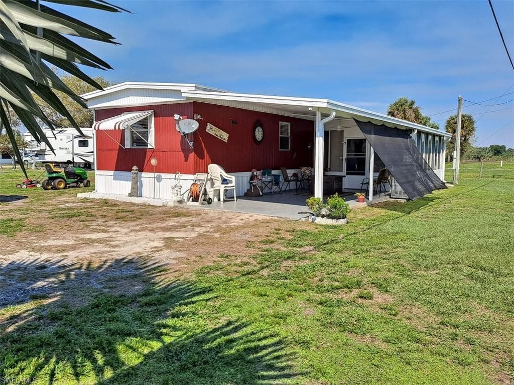 1244 Milum DR MOORE HAVEN, FL 33471