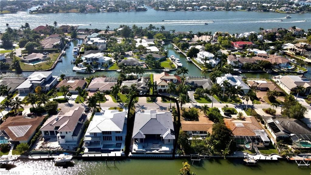 2175 Tarpon RD NAPLES, FL 34102