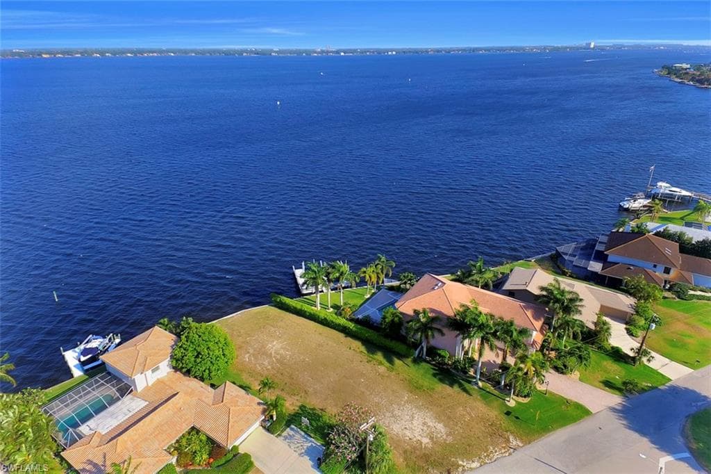 2929 SE 22nd PL CAPE CORAL, FL 33904