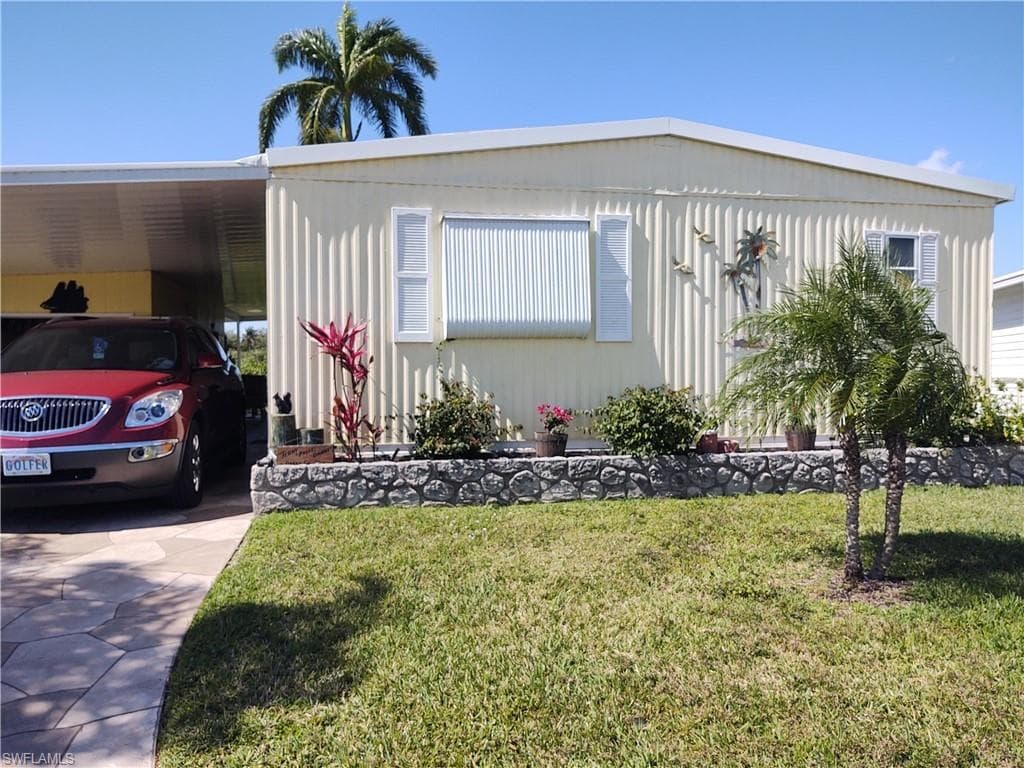 206 Sun CIR W 206 FORT MYERS, FL 33905