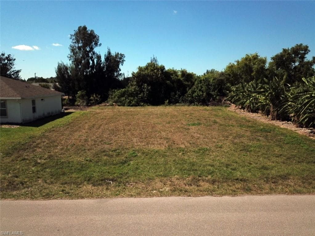 516 11th PL CAPE CORAL, FL 33991