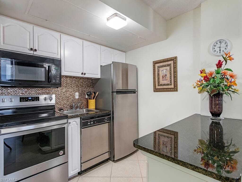 3 Bluebill AVE 602 NAPLES, FL 34108