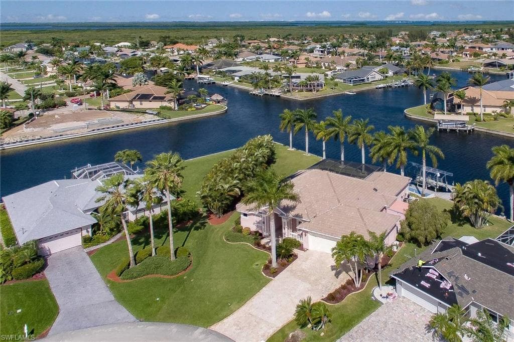 2729 SW 38th ST CAPE CORAL, FL 33914