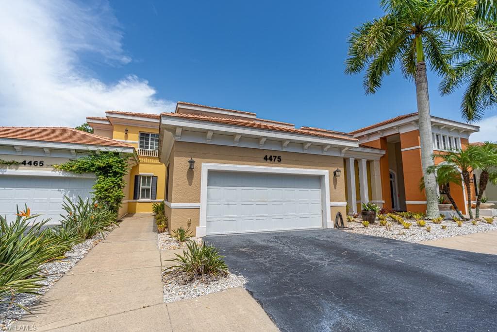 4475 Botanical Place CIR 102 NAPLES, FL 34112