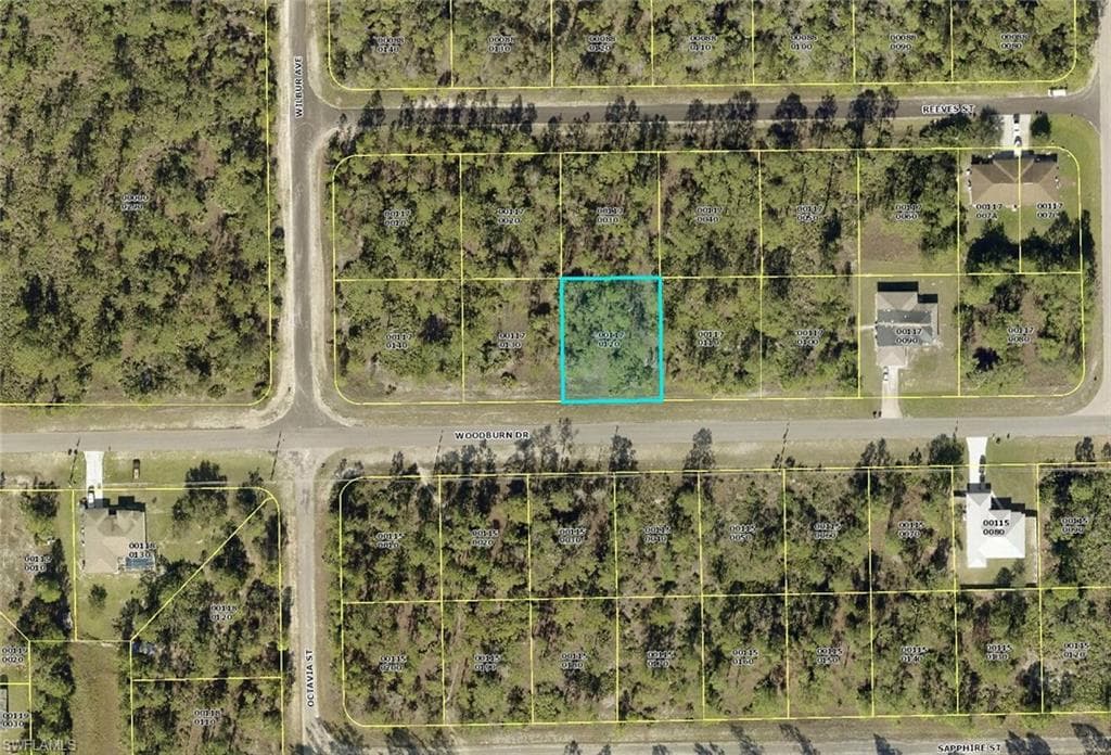 348/350 Woodburn DR LEHIGH ACRES, FL 33972