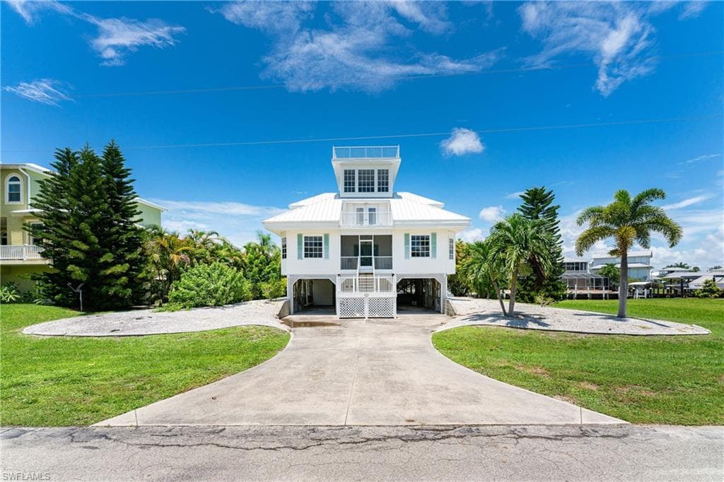 2113 Macadamia LN ST. JAMES CITY, FL 33956