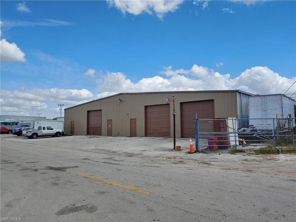 1105 SE 12th AVE CAPE CORAL, FL 33990