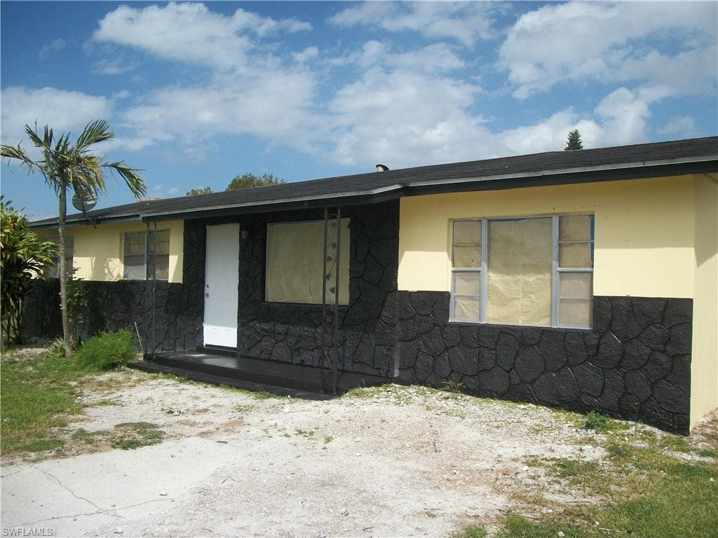 420 Janice AVE SOUTH BAY, FL 33493