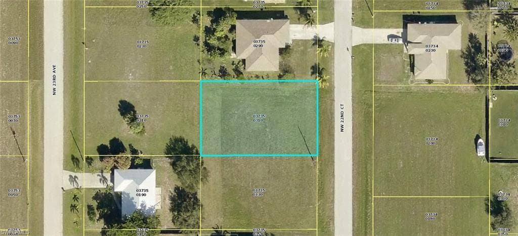 300 NW 22nd CT CAPE CORAL, FL 33993