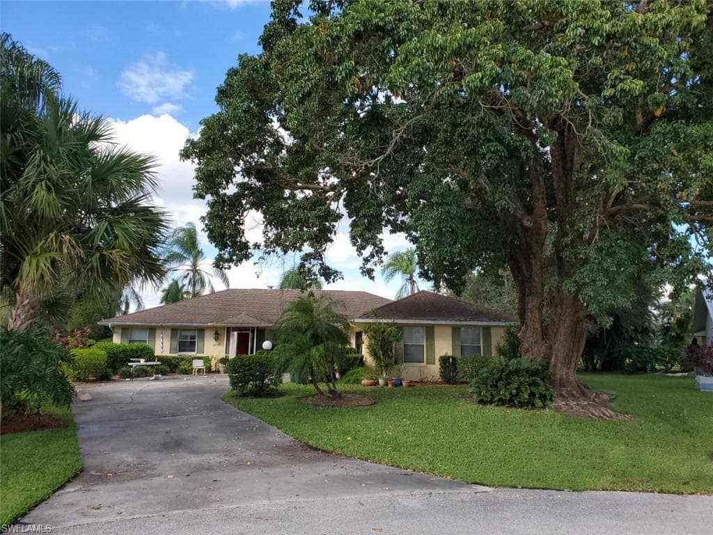 24708 Carnoustie CT BONITA SPRINGS, FL 34135