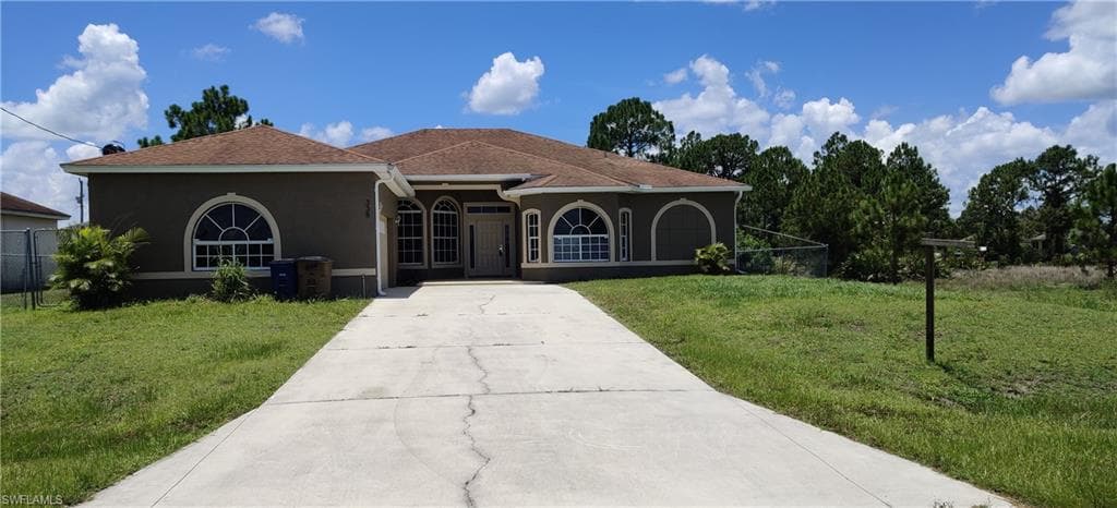 338 Pyramid AVE LEHIGH ACRES, FL 33974