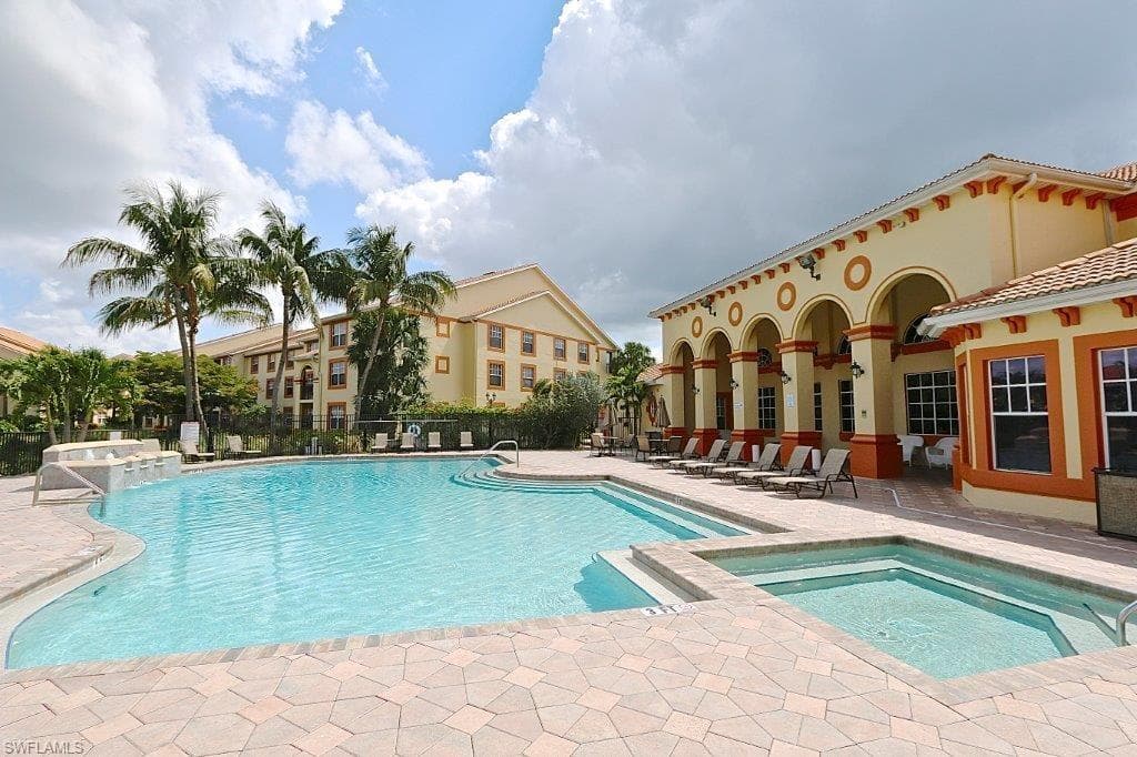 7915 Preserve CIR 224 NAPLES, FL 34119