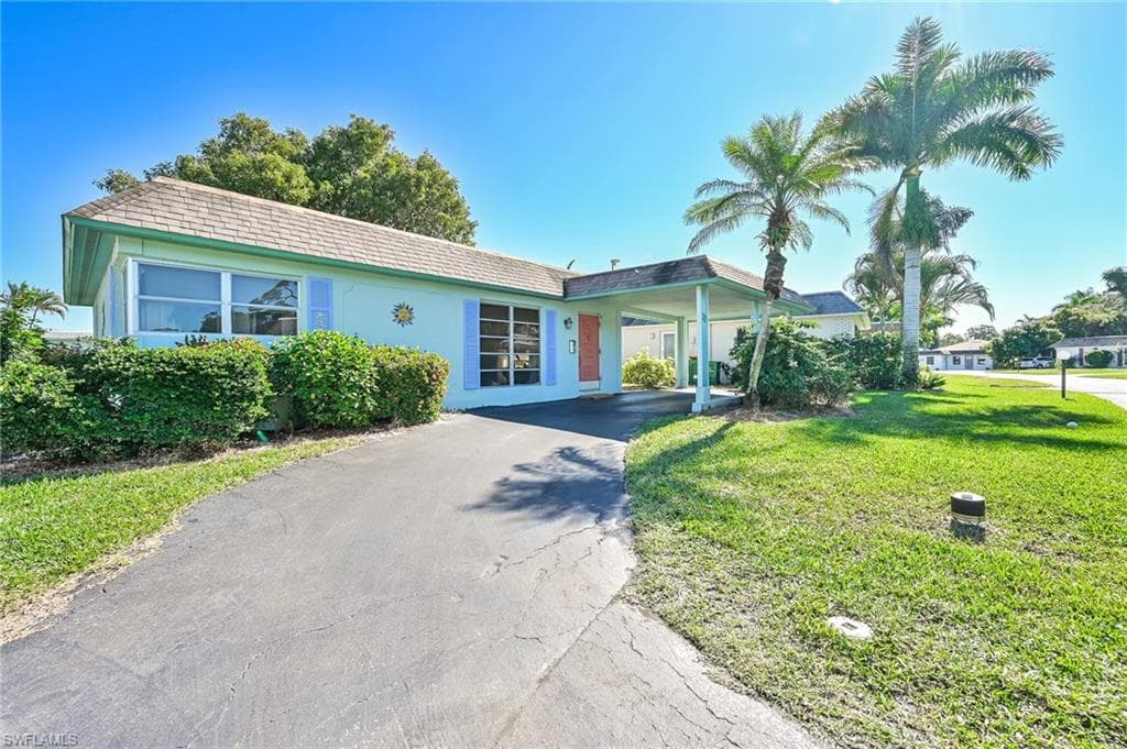 32 Knights Bridge RD A-44 NAPLES, FL 34112