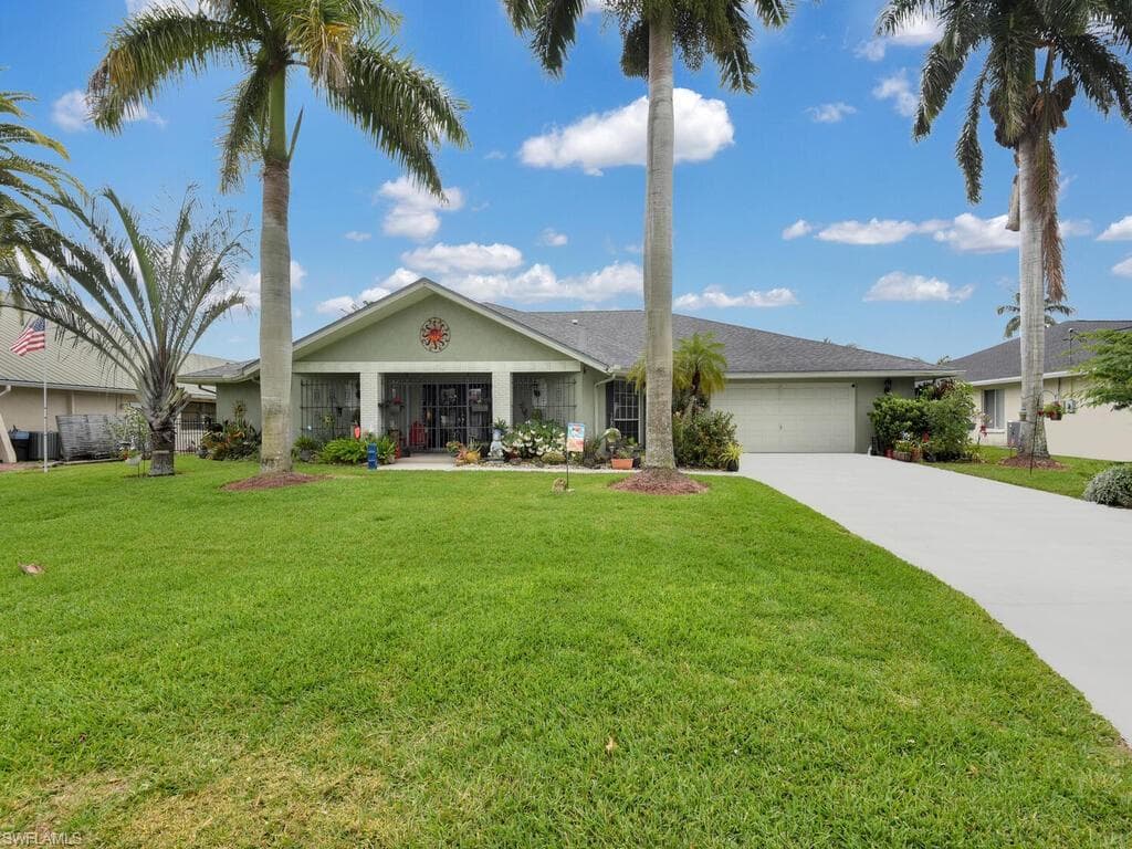 422 SW 45th ST CAPE CORAL, FL 33914