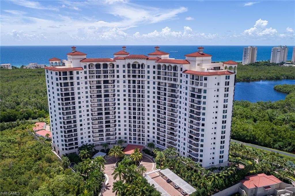 7575 Pelican Bay BLVD 305 NAPLES, FL 34108