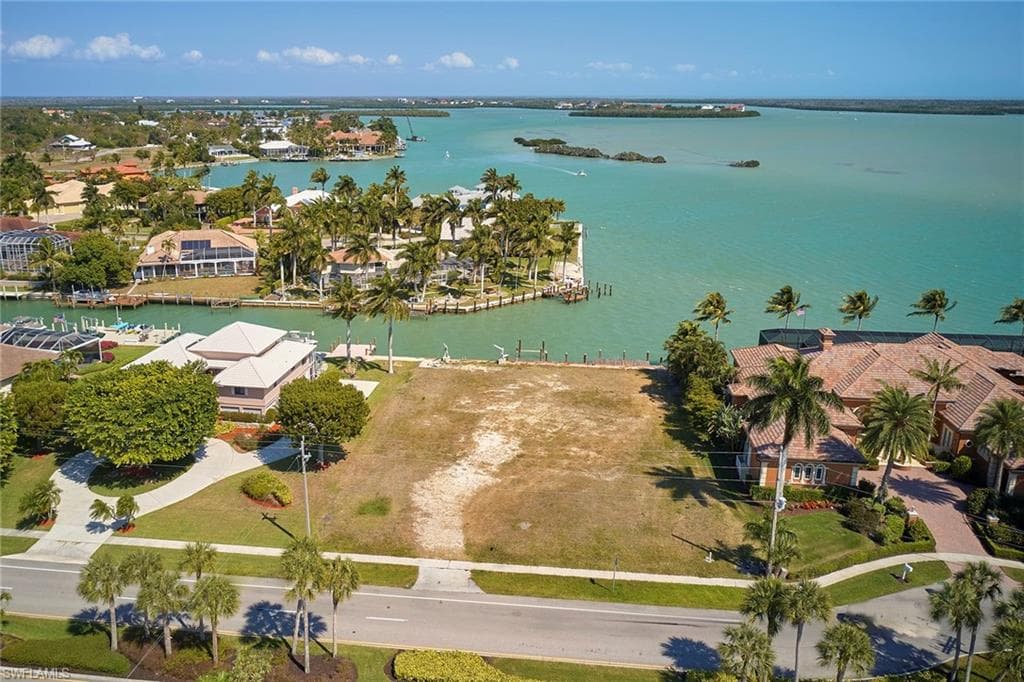 1051 Barfield DR MARCO ISLAND, FL 34145