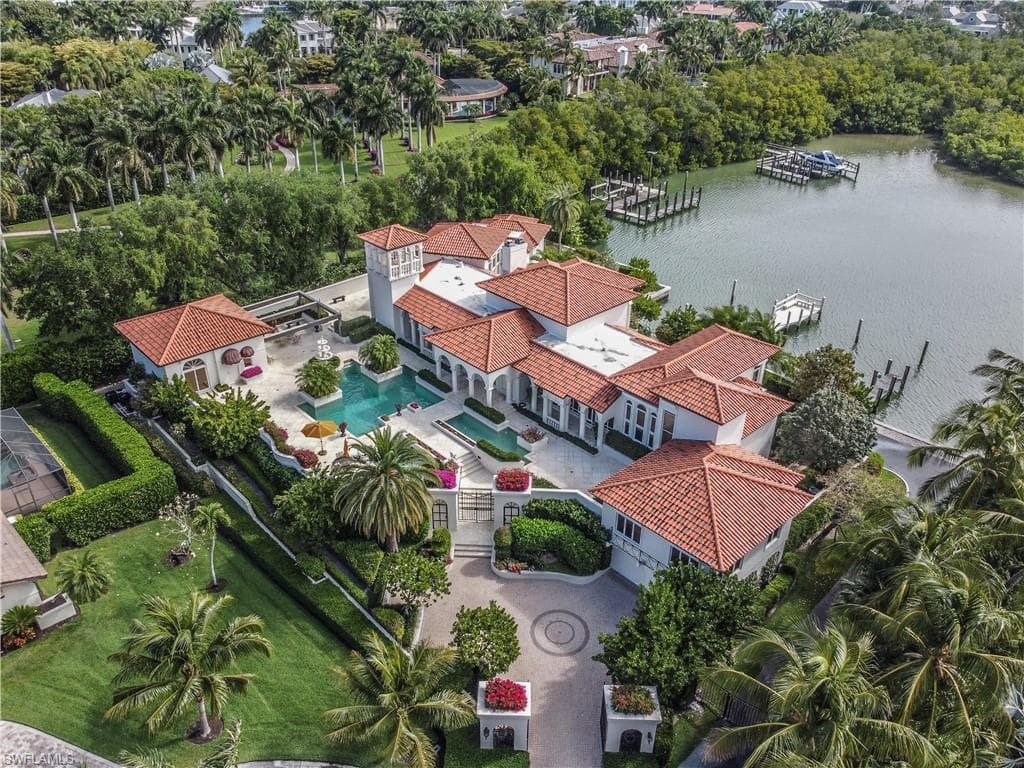 275 Champney Bay CT NAPLES, FL 34102