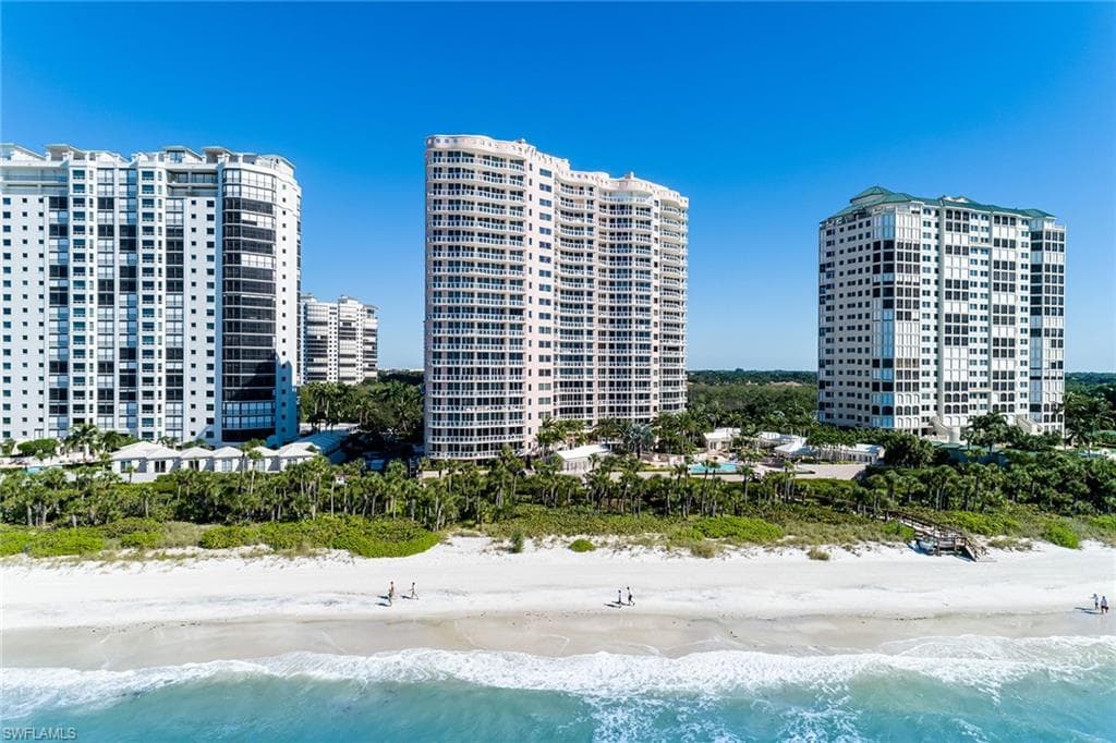 8231 Bay Colony DR 204 NAPLES, FL 34108