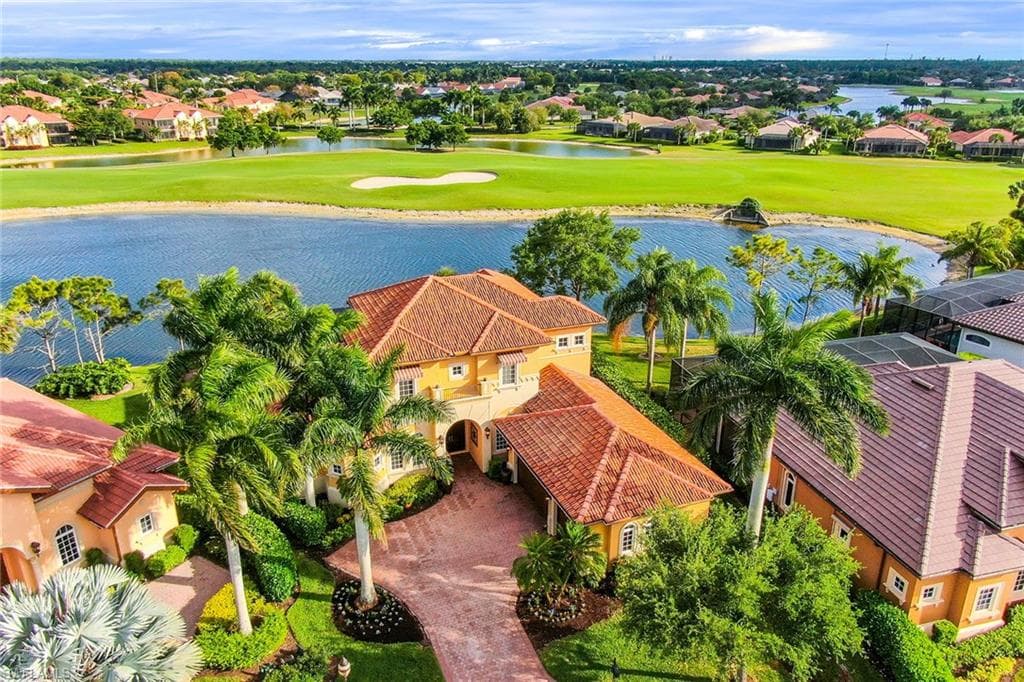 8948 Valhalla CT NAPLES, FL 34113