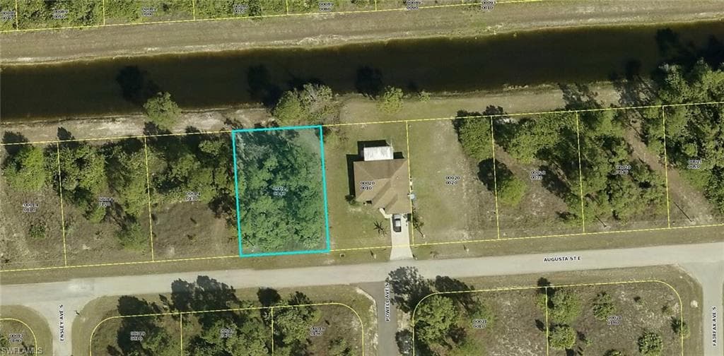 1233 AUGUSTA ST E LEHIGH ACRES, FL 33974