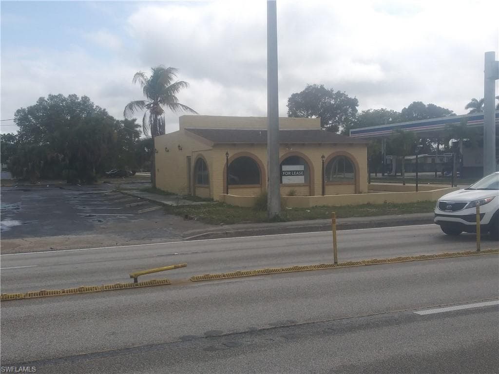2847 Cleveland AVE FORT MYERS, FL 33901
