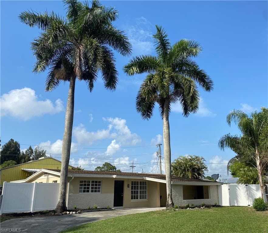 14968 Richard CT NORTH FORT MYERS, FL 33903