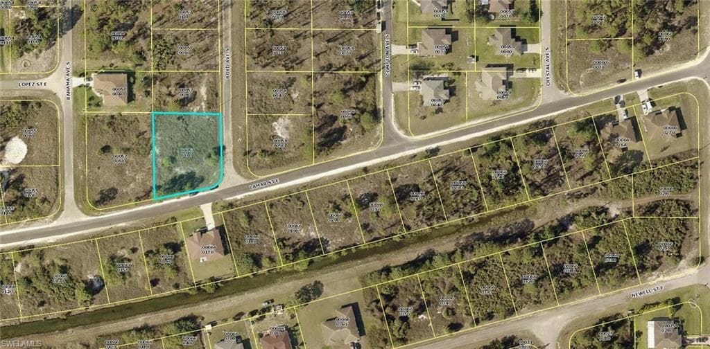 818 BOYD AVE S LEHIGH ACRES, FL 33974
