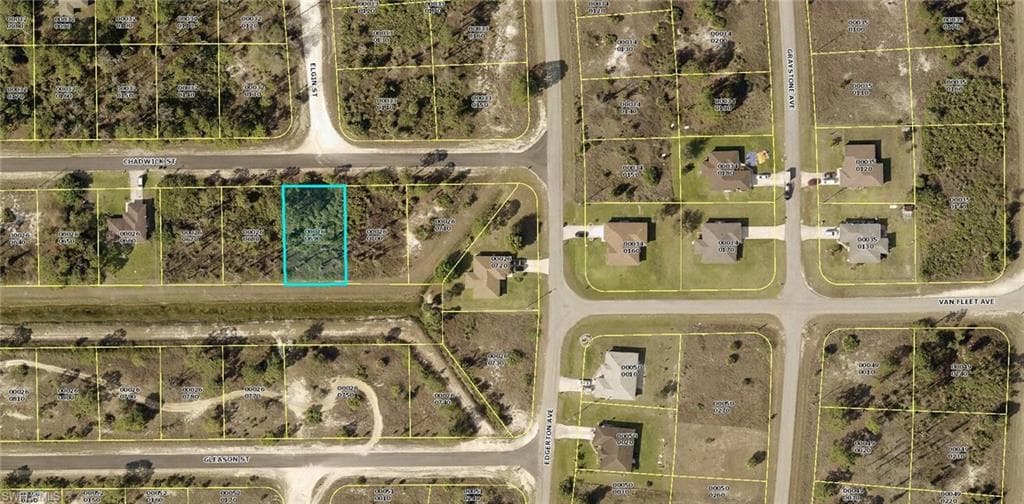 1056 CHADWICK ST LEHIGH ACRES, FL 33974