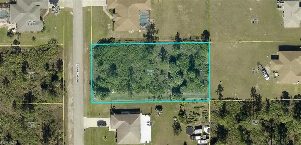910 Plumosa AVE LEHIGH ACRES, FL 33972