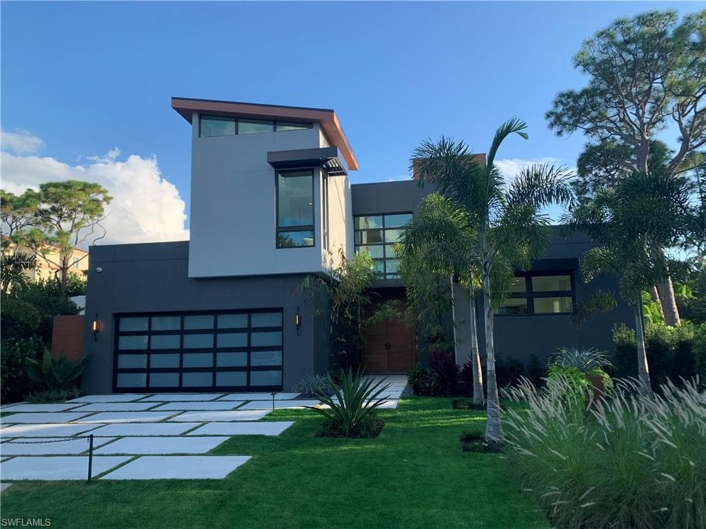 808 Myrtle TER NAPLES, FL 34103
